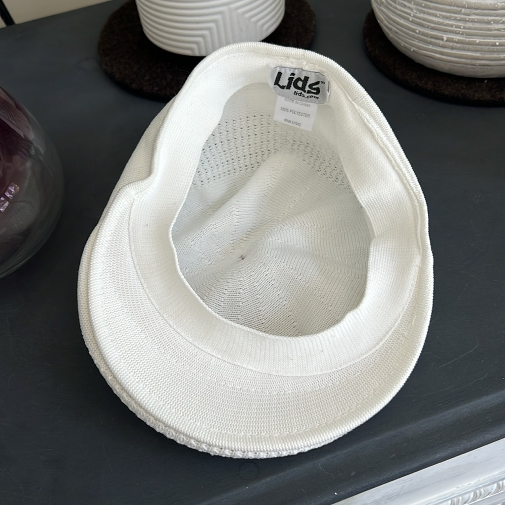 Lids, White Knit Beret Hat, size xl - Picture 3 of 7